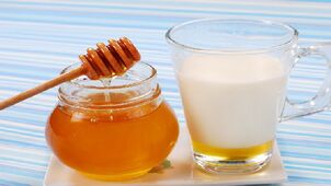 Mlieko a med na liečivé sprchovanie